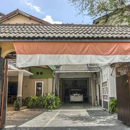 Reddoorz Syariah @ Raya Tajem Maguwo Hotel Kalasan Buitenkant foto
