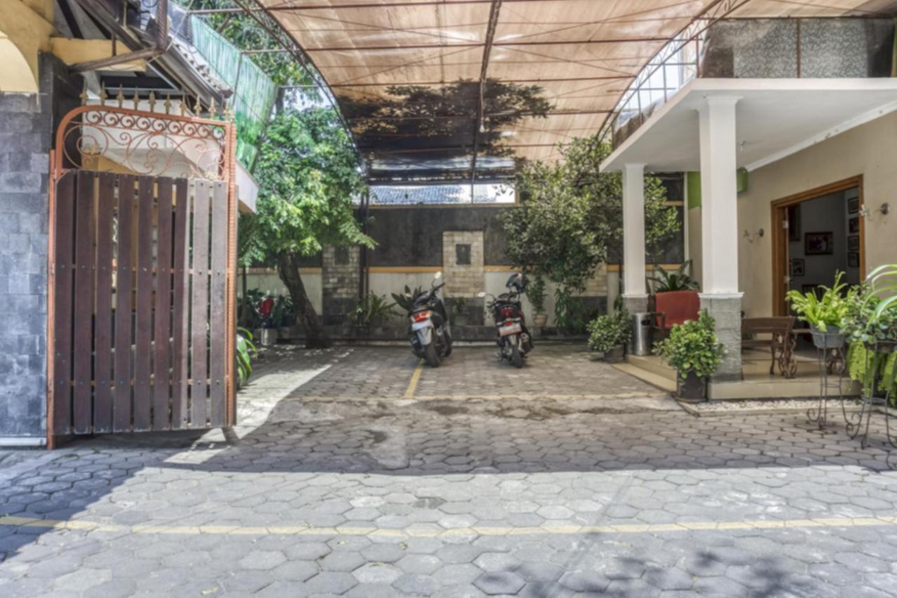 Reddoorz Syariah @ Raya Tajem Maguwo Hotel Kalasan Buitenkant foto