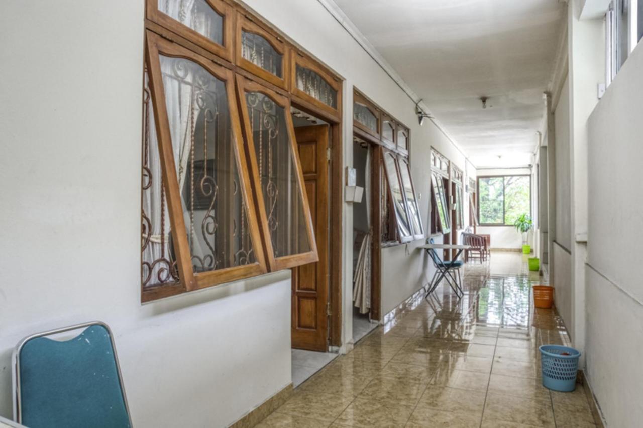 Reddoorz Syariah @ Raya Tajem Maguwo Hotel Kalasan Buitenkant foto