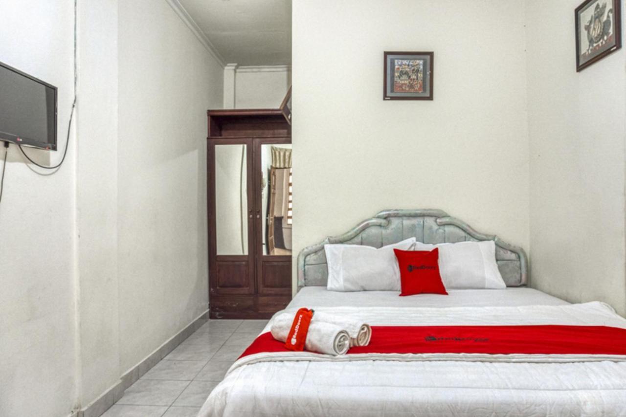 Reddoorz Syariah @ Raya Tajem Maguwo Hotel Kalasan Buitenkant foto